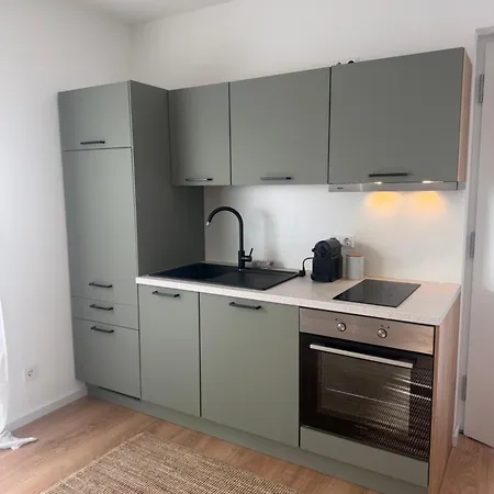 Appartement New Near Frankfurt With Parking Space, Terrace And Self-check In